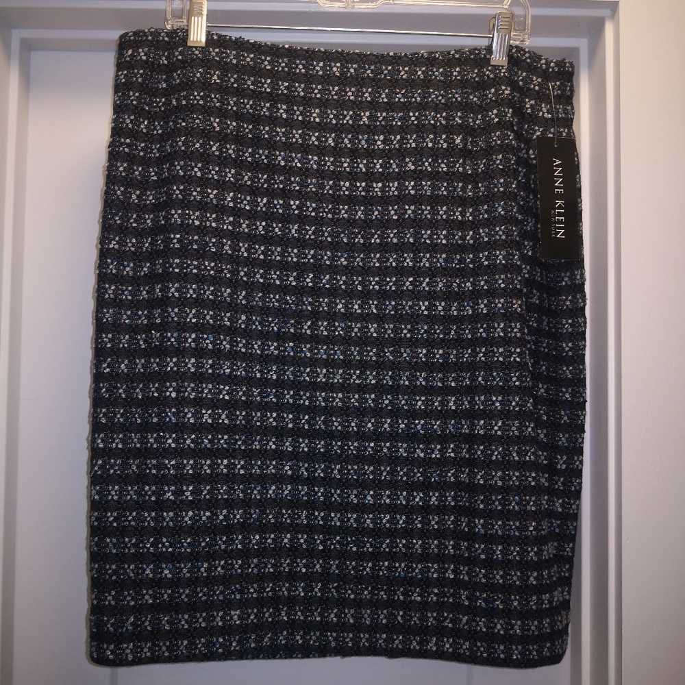 SALE Anne Klein navy tweed skirt